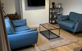Flaxman Avenue - Lovely 4 Bed Home, 5 Mins Drive To York City Centre, Free Superfast Wi-Fi, Free On-Street Parking